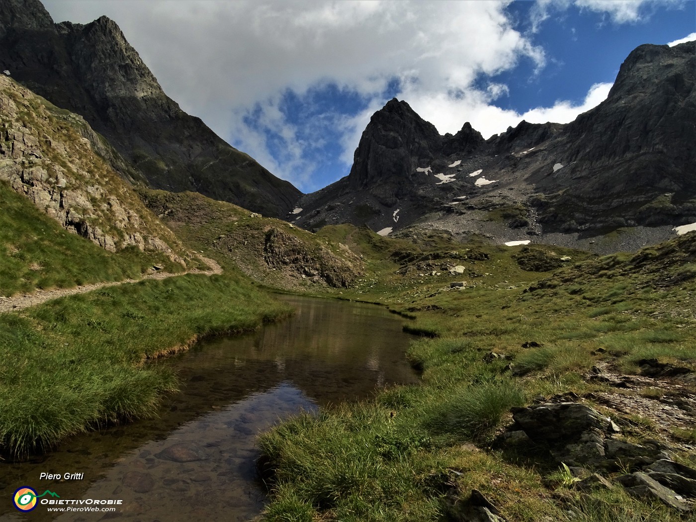 36 Laghetto con vista su Diavolino a sx e Pizzo Poris e Grabiasca a dx.JPG